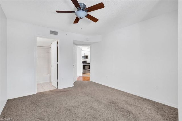 8880 Colonnades CT W 427, Bonita Springs, FL 34135