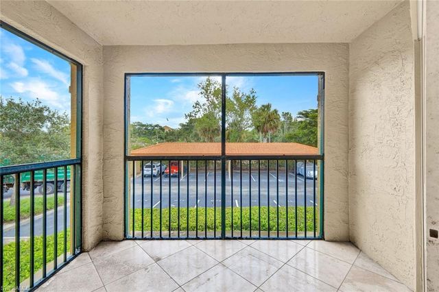 8880 Colonnades CT W 427, Bonita Springs, FL 34135