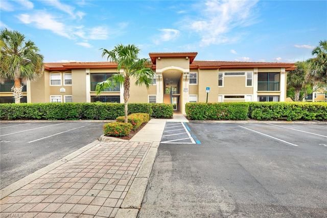 8880 Colonnades CT W 427, Bonita Springs, FL 34135