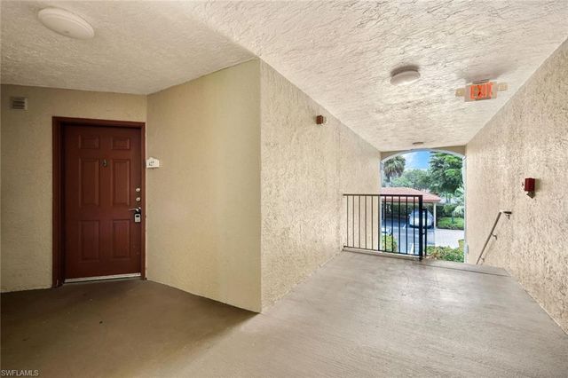 8880 Colonnades CT W 427, Bonita Springs, FL 34135