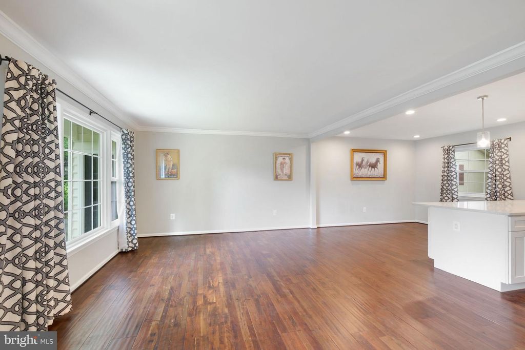 Image 11 of property listing at 5 WINESAP CT, Gaithersburg, MD 20878