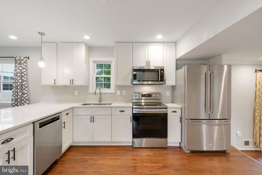 Image 17 of property listing at 5 WINESAP CT, Gaithersburg, MD 20878