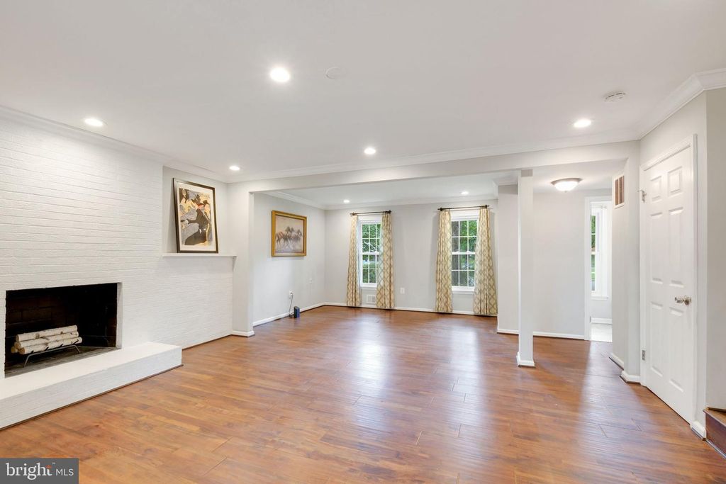 Image 20 of property listing at 5 WINESAP CT, Gaithersburg, MD 20878