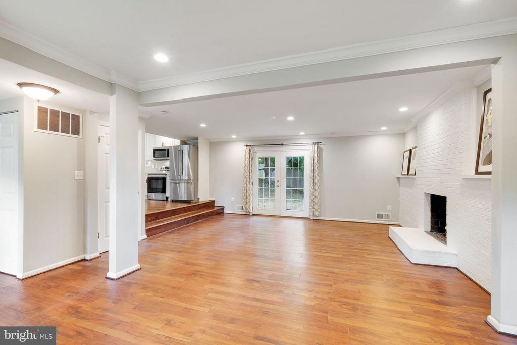 Image 23 of property listing at 5 WINESAP CT, Gaithersburg, MD 20878