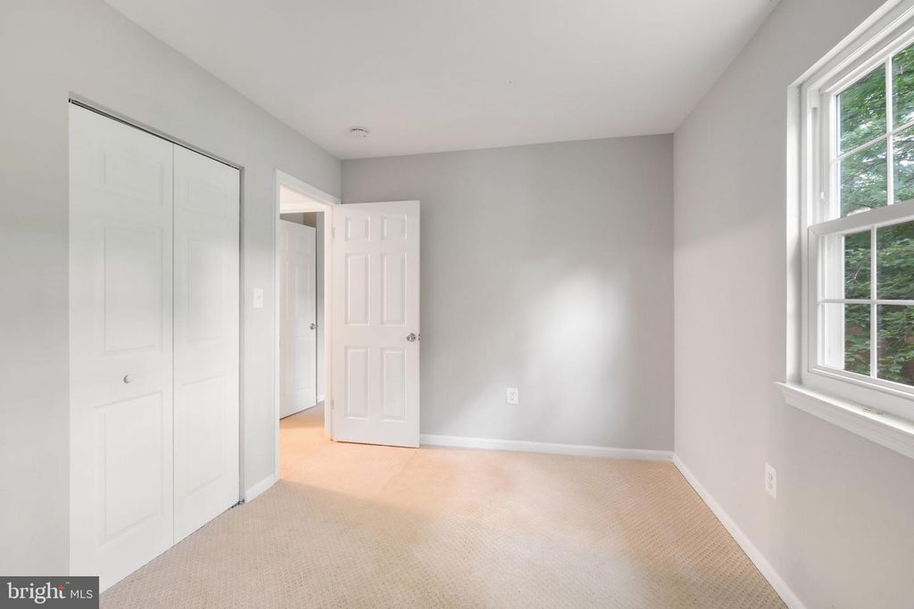 Image 31 of property listing at 5 WINESAP CT, Gaithersburg, MD 20878