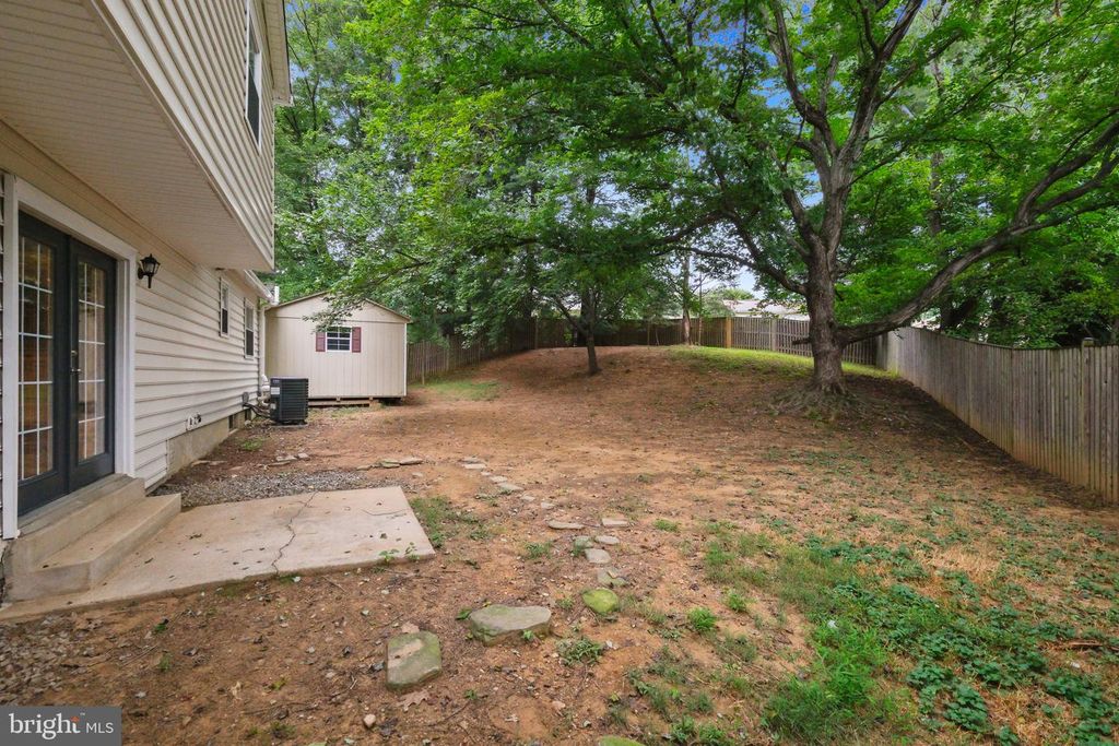 Image 35 of property listing at 5 WINESAP CT, Gaithersburg, MD 20878