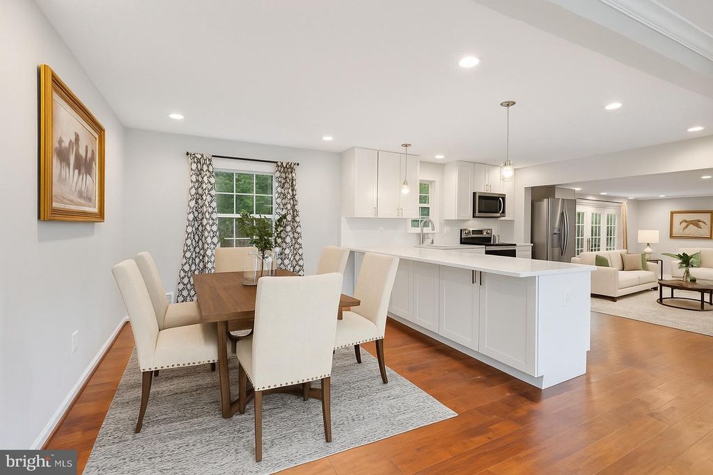 Image 8 of property listing at 5 WINESAP CT, Gaithersburg, MD 20878