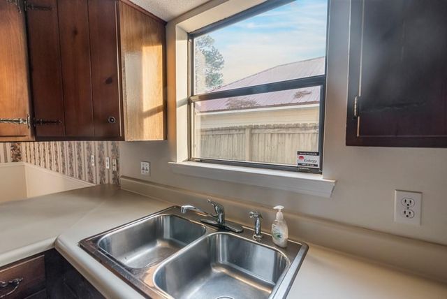 902 Pinemont Drive, Mobile, AL 36609