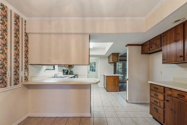 902 Pinemont Drive, Mobile, AL 36609