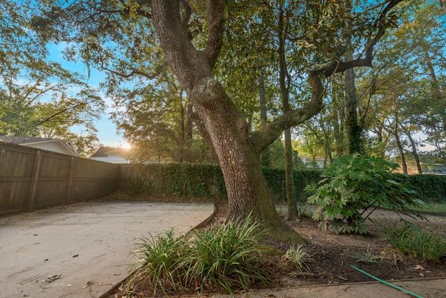 902 Pinemont Drive, Mobile, AL 36609