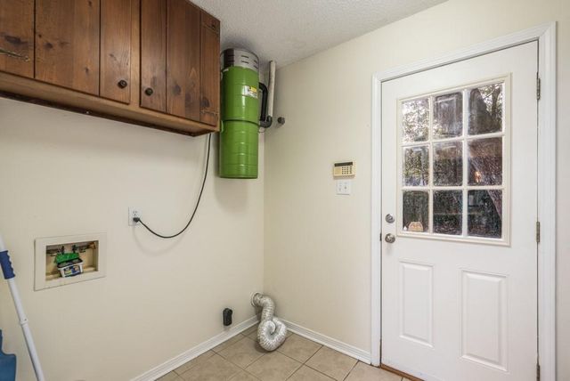 902 Pinemont Drive, Mobile, AL 36609