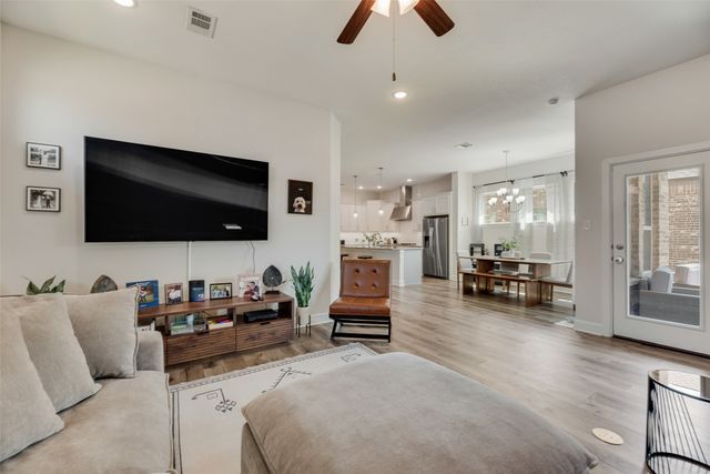 912 Lamp Post Lane, Argyle, TX 76226