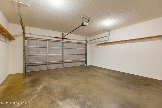 10014 Brownsboro Gardens Cir, Louisville, KY 40241