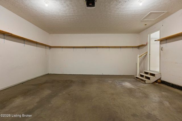 10014 Brownsboro Gardens Cir, Louisville, KY 40241