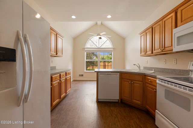 10014 Brownsboro Gardens Cir, Louisville, KY 40241