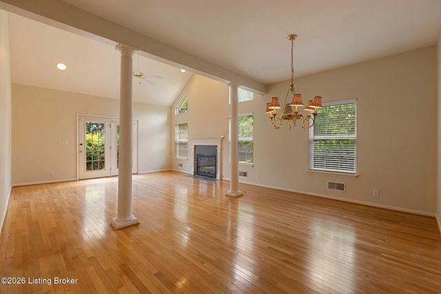 10014 Brownsboro Gardens Cir, Louisville, KY 40241
