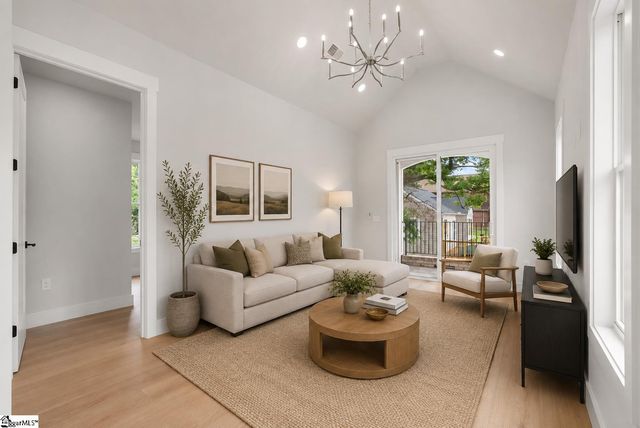 223 S Calhoun Street, Greenville, SC 29601