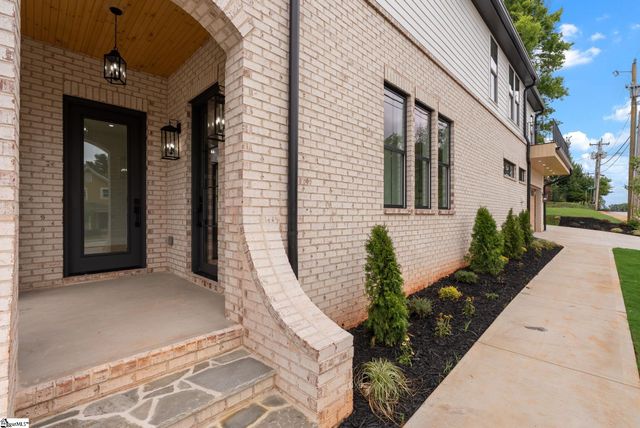 223 S Calhoun Street, Greenville, SC 29601