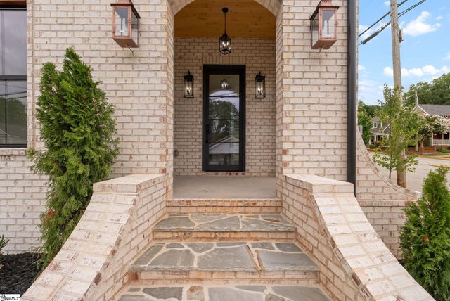 223 S Calhoun Street, Greenville, SC 29601
