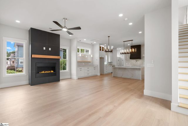 223 S Calhoun Street, Greenville, SC 29601
