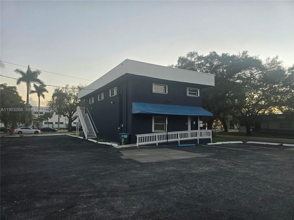 2555 Polk St, Hollywood, FL 33020