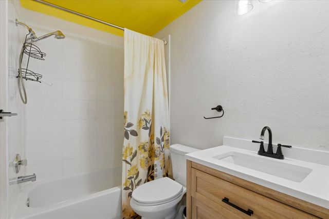 8319 Rusty Blackhaw Lane, Baytown, TX 77523