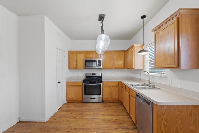 8319 Rusty Blackhaw Lane, Baytown, TX 77523