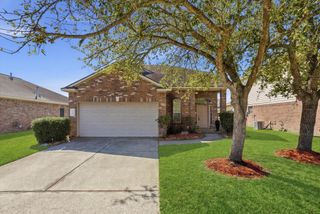 8319 Rusty Blackhaw Lane, Baytown, TX 77523