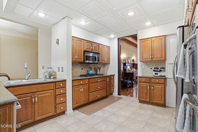 835 S Main Street, Findlay, OH 45840