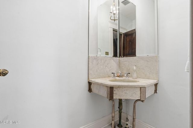 835 S Main Street, Findlay, OH 45840