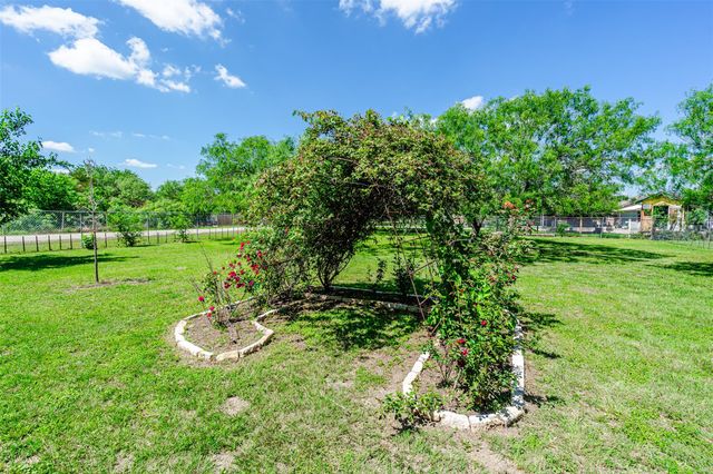 278 Forister Ranch DR, Dale, TX 78616