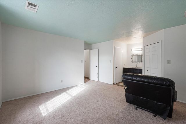 868 Campfire Road SE, Rio Rancho, NM 87124
