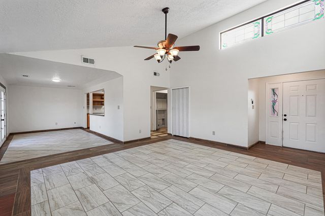 868 Campfire Road SE, Rio Rancho, NM 87124