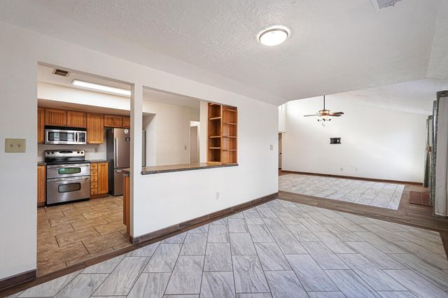 868 Campfire Road SE, Rio Rancho, NM 87124