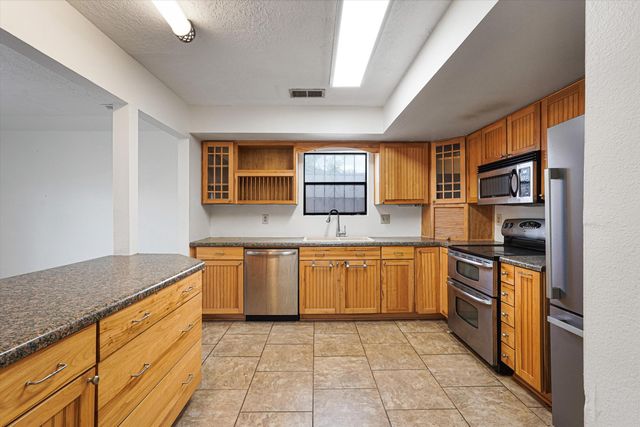 868 Campfire Road SE, Rio Rancho, NM 87124