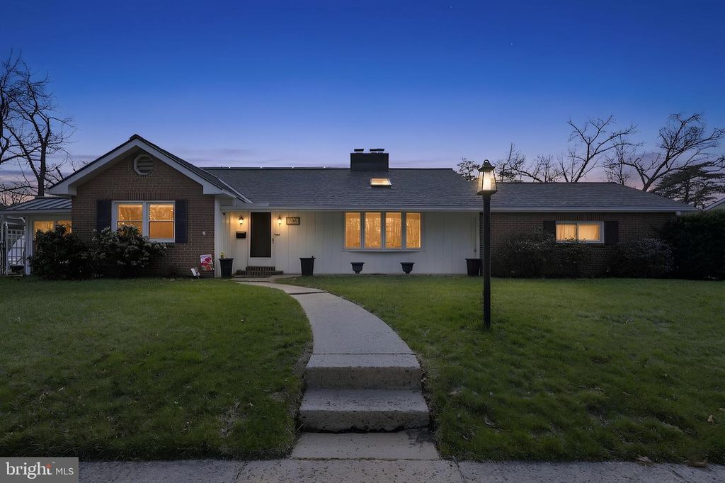 506 ARCH ST, Delran, NJ 08075