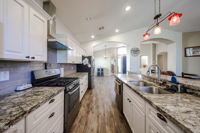 4730 N GREENVIEW Circle W, Litchfield Park, AZ 85340