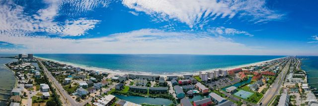 1687 Bulevar Mayor, Pensacola Beach, FL 32561