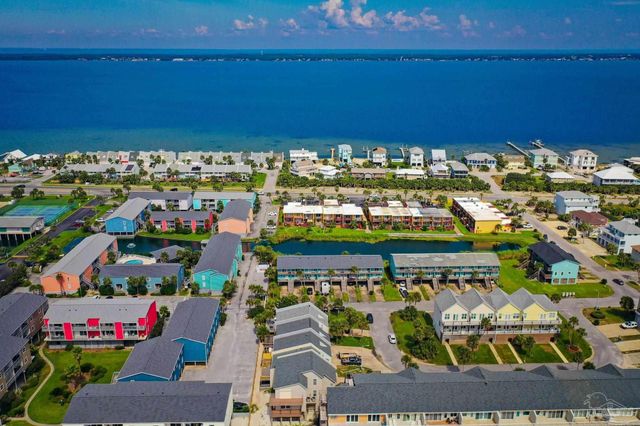 1687 Bulevar Mayor, Pensacola Beach, FL 32561