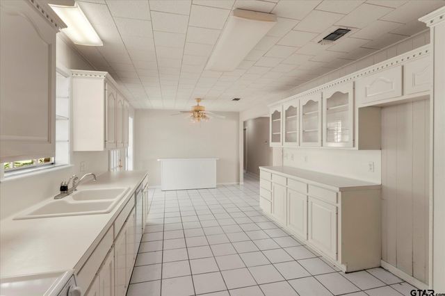 102 Westwood PKWY, Naples, TX 75568