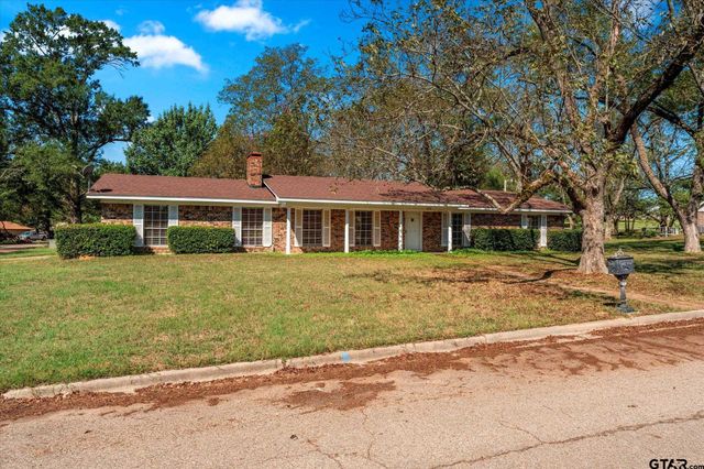 102 Westwood PKWY, Naples, TX 75568