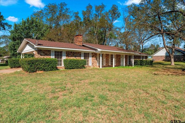 102 Westwood PKWY, Naples, TX 75568