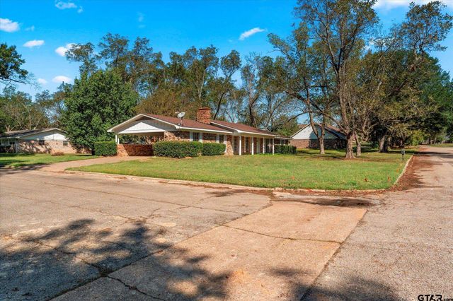 102 Westwood PKWY, Naples, TX 75568