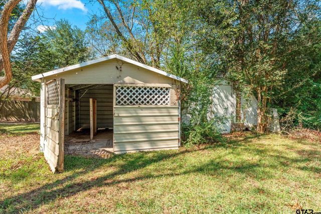 102 Westwood PKWY, Naples, TX 75568