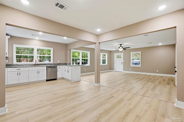 406 Coulter Ave, Cantonment, FL 32533