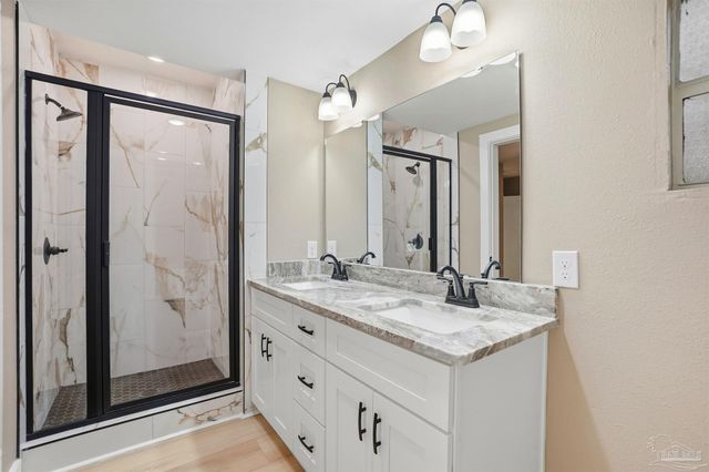 406 Coulter Ave, Cantonment, FL 32533