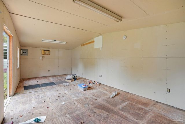 406 Coulter Ave, Cantonment, FL 32533