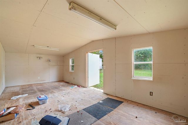 406 Coulter Ave, Cantonment, FL 32533