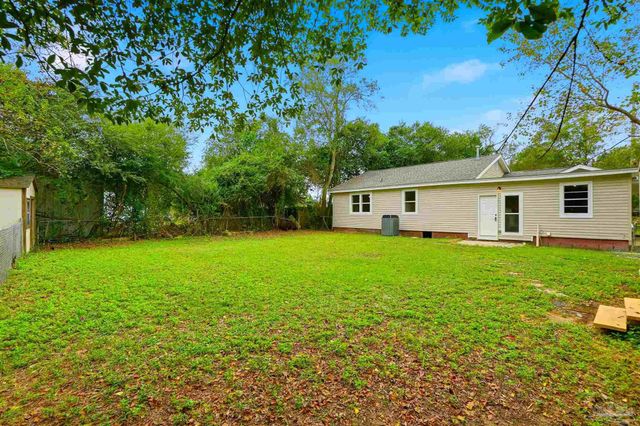 406 Coulter Ave, Cantonment, FL 32533