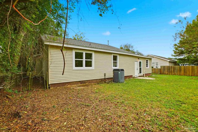 406 Coulter Ave, Cantonment, FL 32533